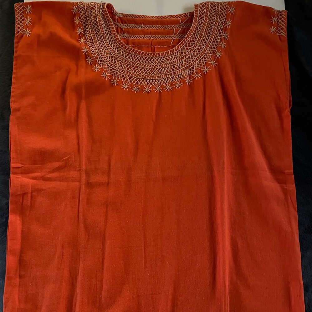 TRADITIONAL MEXICAN EMBROIDERED BLOUSE